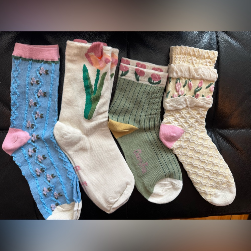 Tulips Floral Vintage Crew Socks - 4 pack